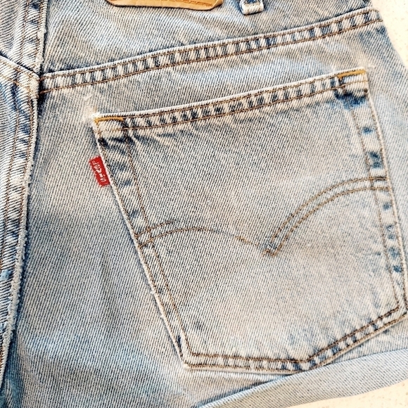 Vintage Levi's 565 Red Tag Denim Jean Shorts Sz 31 - Picture 4 of 7